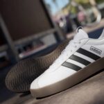 Zapatillas Urbanas Adidas Mujeres Id8797 Vl Court 3.0 Cuero - Imagen 16