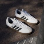 Zapatillas Urbanas Adidas Mujeres Id8797 Vl Court 3.0 Cuero - Imagen 7